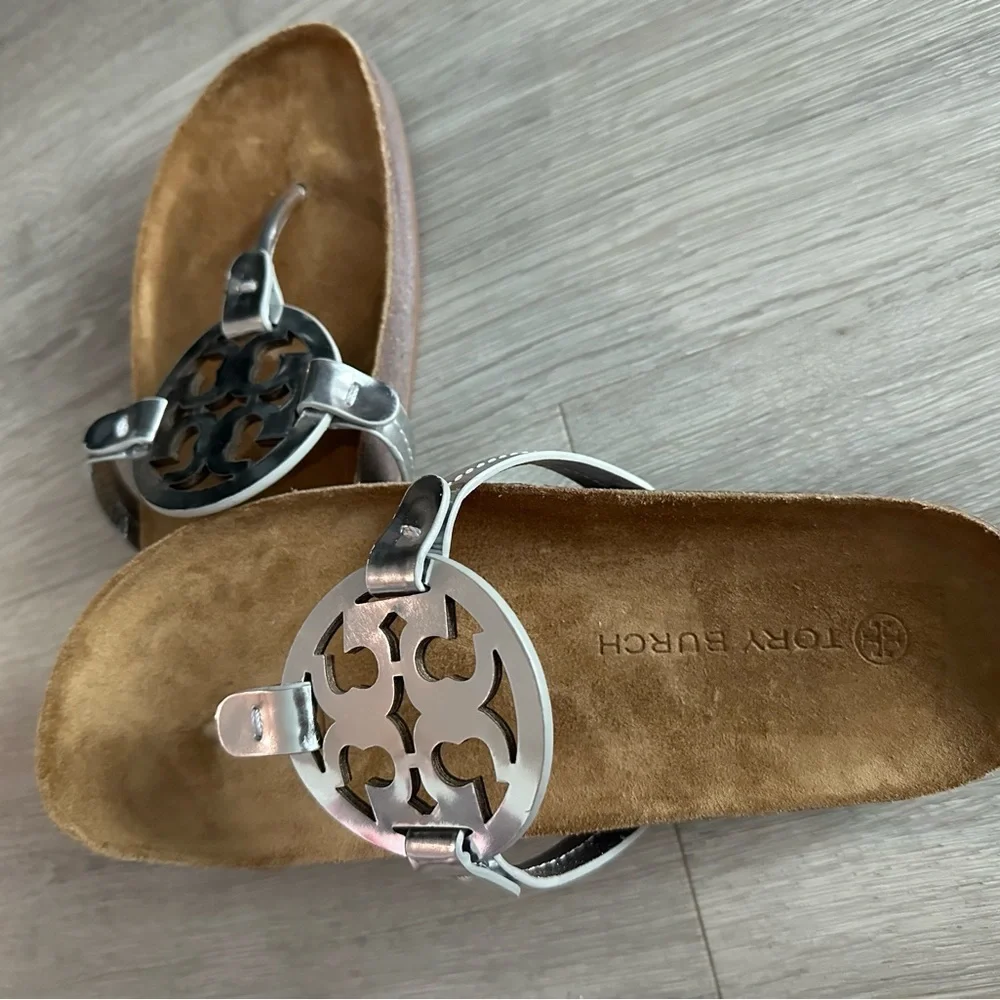 TORY BURCH Metallic Slide Stylish Silver Sandals NEW